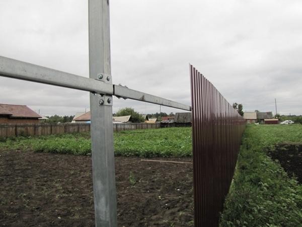 Забор и автоматические ворота для загородного участка